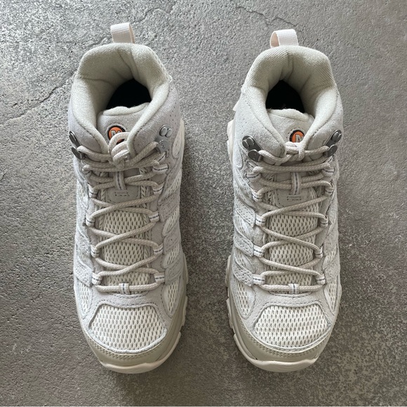Merrell Moab 3 Mid Light Gray Hiking Booties in Oyster - Picture 4 of 11